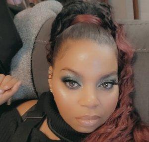 Makeup Queen Dee