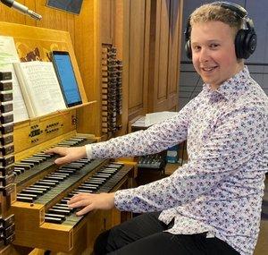 organist 2000 alias Alexander Grün