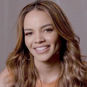 Leslie Grace