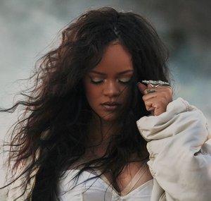 RihannaVEVO