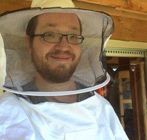Bee DM