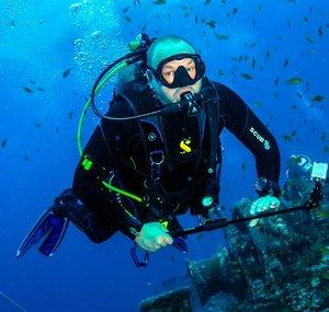 Ollywood - Dive & Travel
