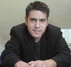 César M.
