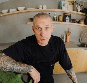 Andy Cooks
