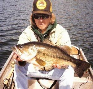 TROPHY BASS HUNT With Brett Richardson
