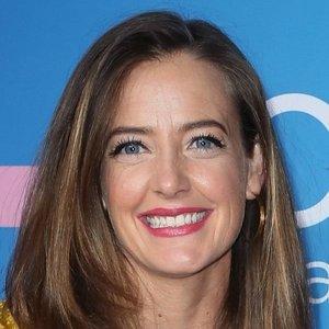 Stephanie Allynne