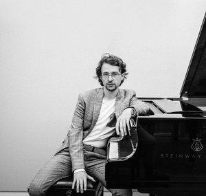 Julian Trevelyan Pianist
