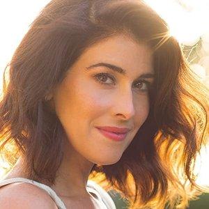 Krizia Bajos