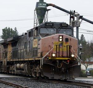 Rojo Railfan