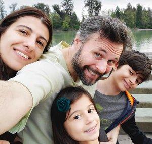 É a Vida, Meus Queridos - Vida no Exterior