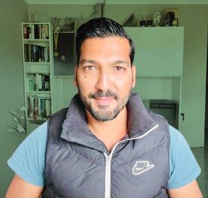 Harris Sultan auf Deutsch