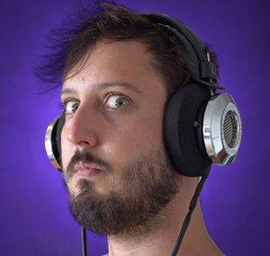 MIND THE HEADPHONE