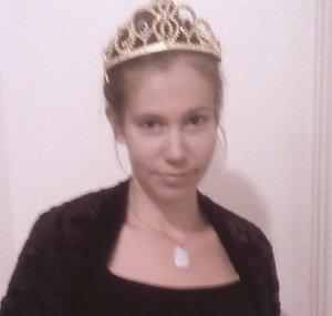 queenbeenightly