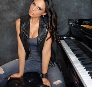 Lola Astanova Channel 2