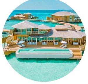 Luxury Travel Couple