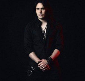 Dino Jelusick 