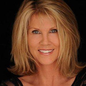 Leah Ayres