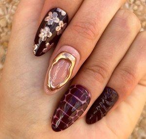 Zina - Nail Artist