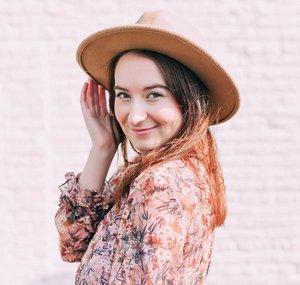Adeline Wyn - Self-love, Human Design & FlowNergy®