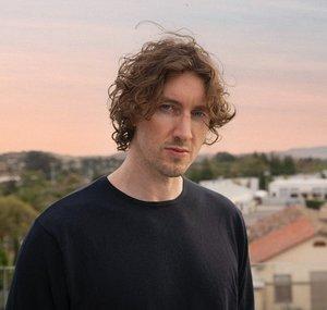 Dean Lewis