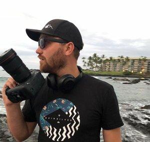Aaron DeBoer Vlogs