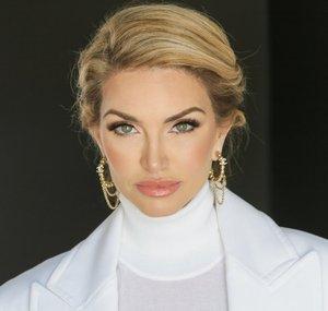 Elena Cardone