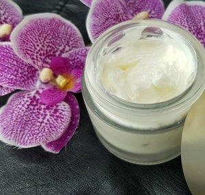 COSMETICA NATURAL PIELES MADURAS LOLA TEMPRADO