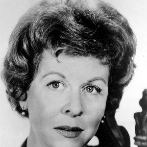 Maxine Stuart