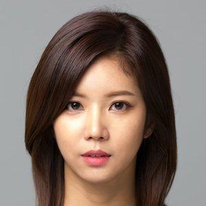 Sin Ye-jin