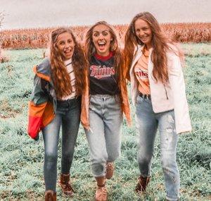 Vintage Sisters
