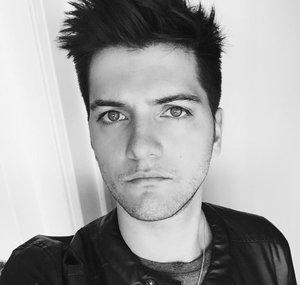 Julián Gray
