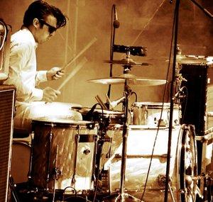 Aidan Sin and The Drums