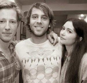 Tres B