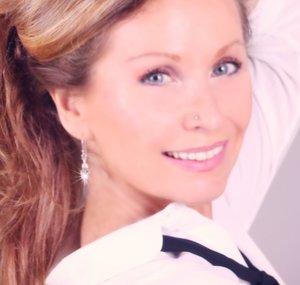 Julia Claire