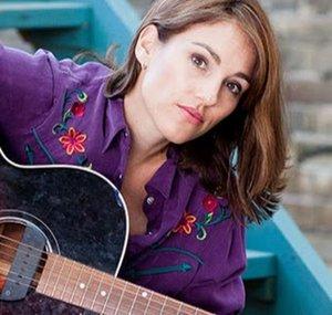 Amy Jo Johnson