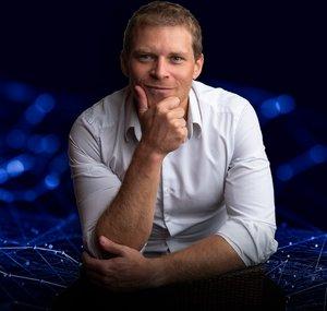Dr. Julian Hosp - Crypto, Investing, Entrepreneur