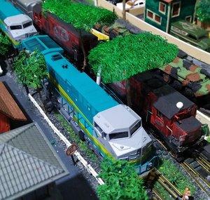 TRENS EM ESCALA 1/87, DIORAMAS E MINIATURAS.
