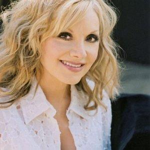 Stella Parton