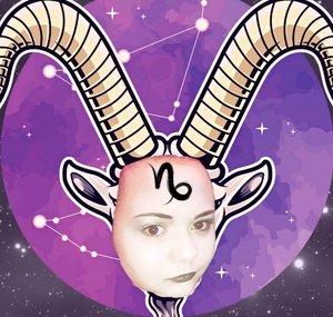 UNHINGED TAROT