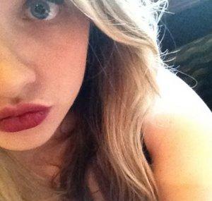 Madi “BeautyAndTheBoxes” Disney