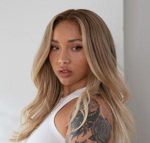 Samantha Maria