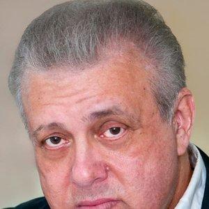 Vic Polizos