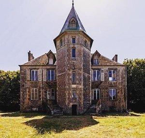 Escape To The Dream, Restoring The Château.