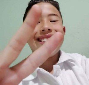 Niño ASMR