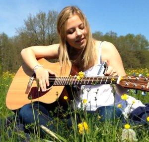 vicky sings