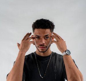 Akashi Cruz