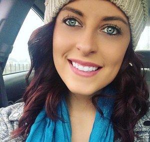Younique With Kirstin