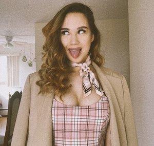 Dasha Reacts