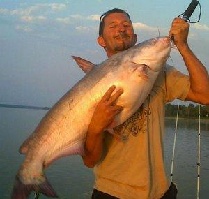 Mississippi River “BigCat” Fishing