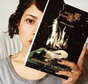 Mooni Reads